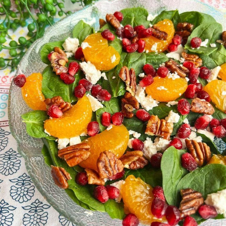 Make-Ahead Thanksgiving Spinach Salad: Tips for a Fresh Dish